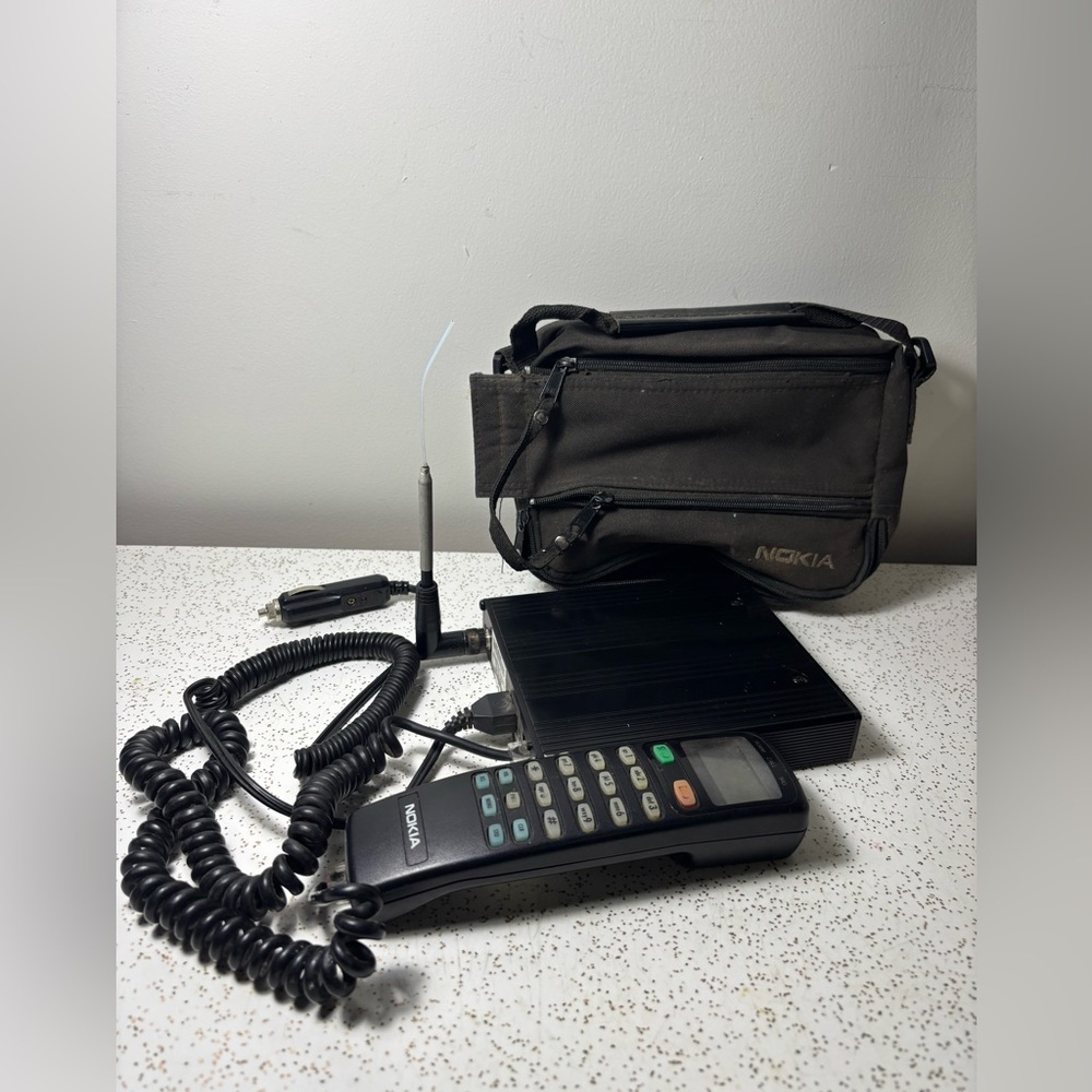 Vintage retro 80s/90s Nokia bag phone car phone